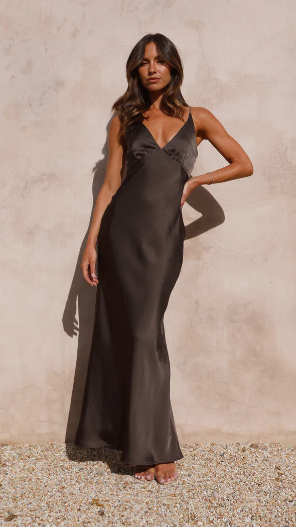 Veni Espresso V Neck Maxi Dress