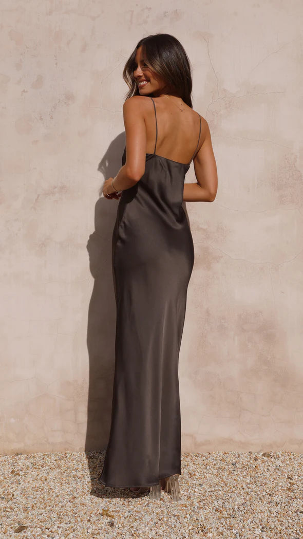 Veni Espresso V Neck Maxi Dress