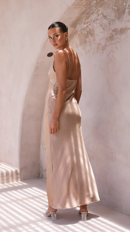 Veni Latte V Neck Maxi Dress