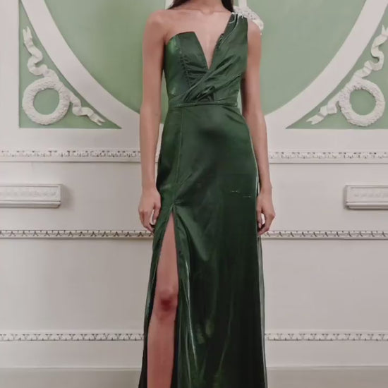 ZEILA EMERALD GOWNupdated#gid://shopify/Video/22676884619334#video_id